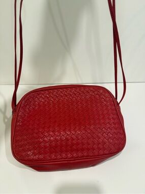 Vintage Koret Red Interwoven Leather Crossbody Camera Bag